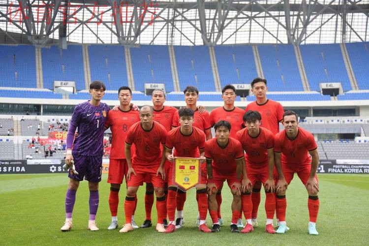 东亚杯丨中国队战胜中国香港队 名列第三 东亚杯丨中国队战胜中国香港队 名列第三